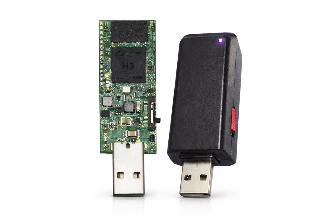 Bash Bunny internals: mini Linux computer for automated payloads (board view)